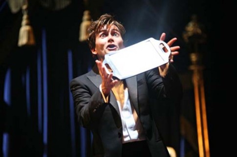 "A Mirror Up To Nature": David Tennant in the RSC's Hamlet (2009) "A Mirror Up To Nature": David Tennant in the RSC's Hamlet (2009)